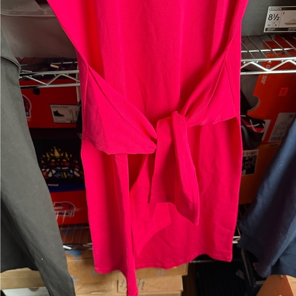 Universal Standard Red - Picture 9 of 15